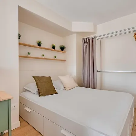 Apartment Spacious 1br 4p - Buttes-chaumont Paris